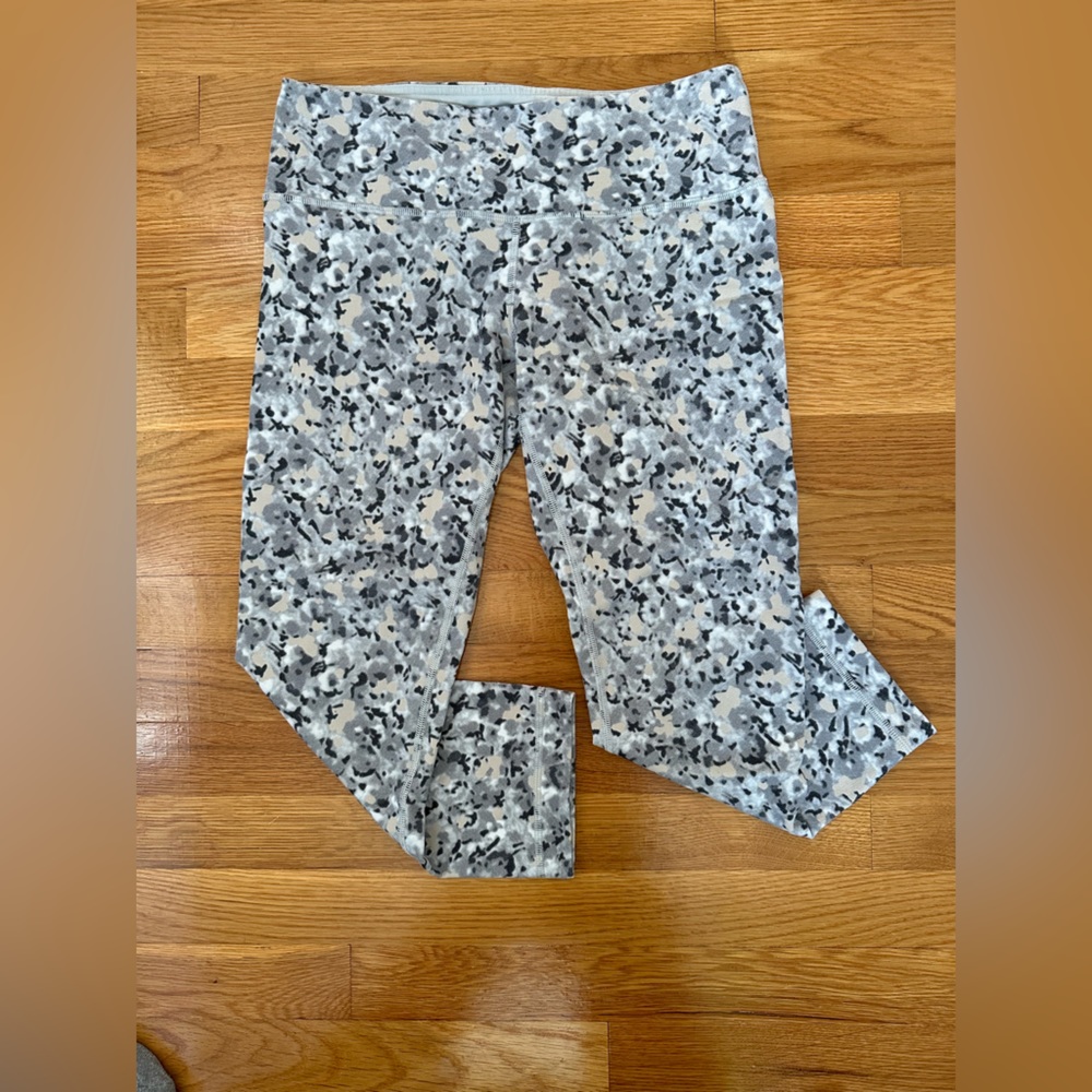 Lululemon Wunder Under Grey Pebble Cropped Leggings Size 8 - Picture 2 of 10